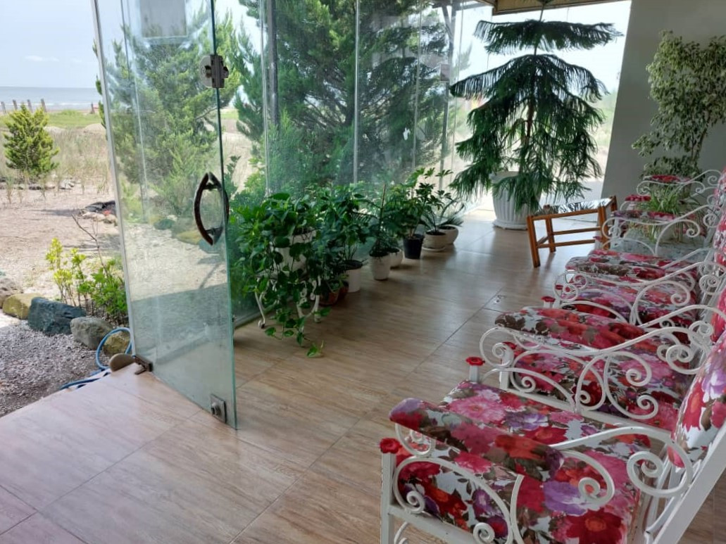 تراس ۳ متر در ۱۲ متر رو به دریا تراس ۳ متر در ۱۲ متر رو به دریا