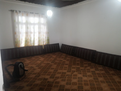 اقامتگاه بومگردی بهار نارنج، دربست