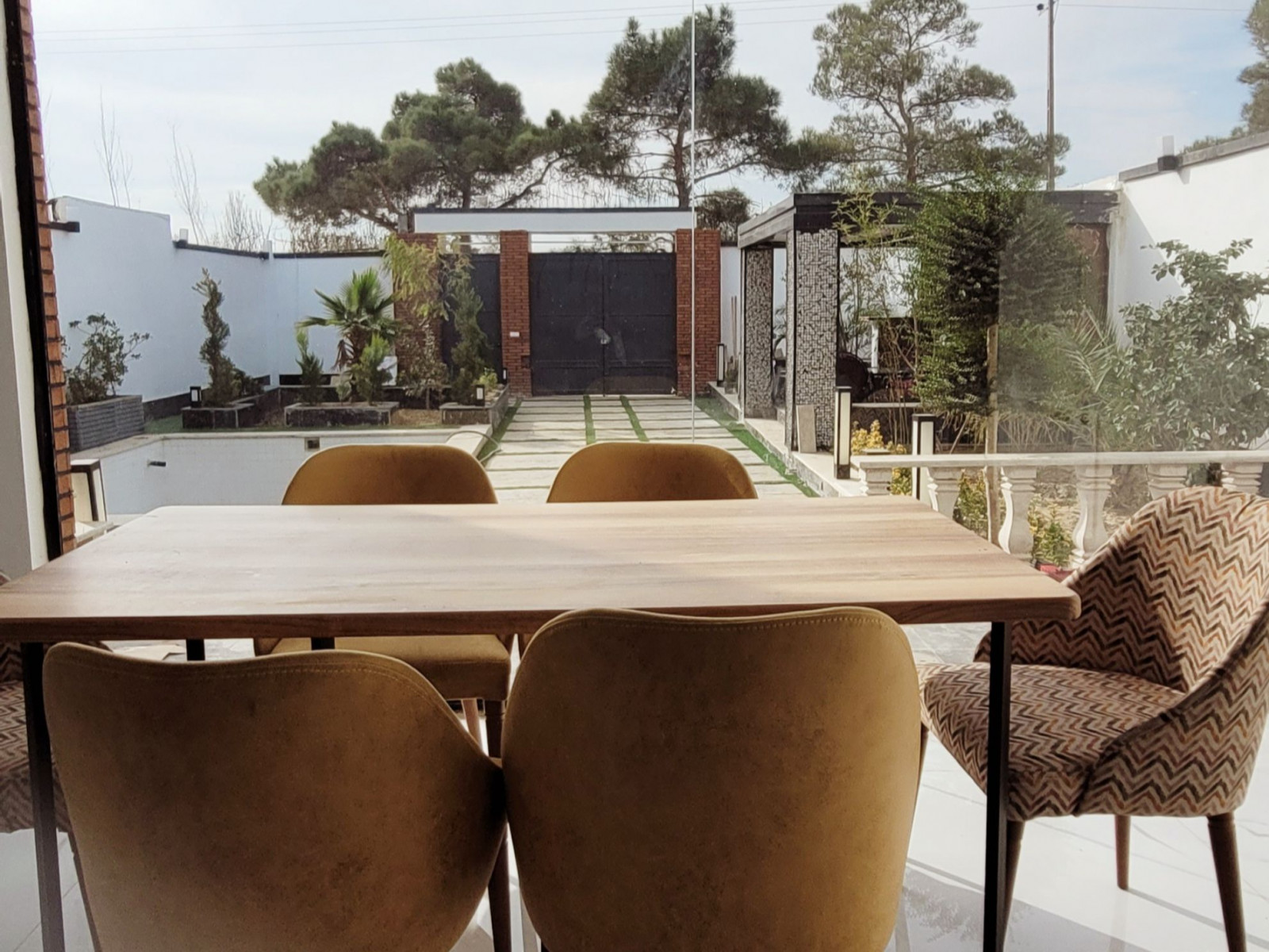 نمای بیرونی ساختمان