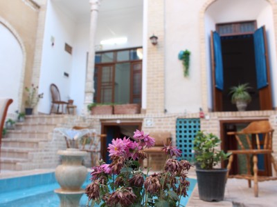 عمارت سنتی گلابگیر "واحد 3  نیایش"