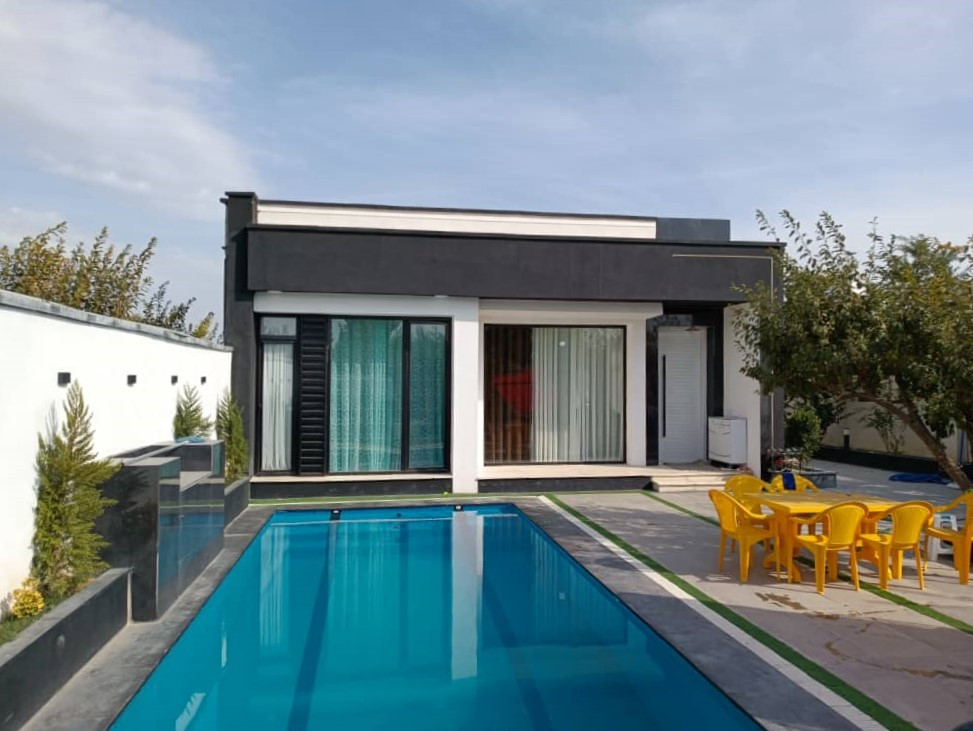 نمای اقامتگاه و استخر