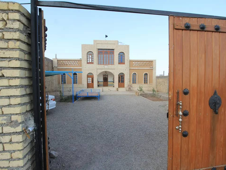 نمای بیرونی ساختمان