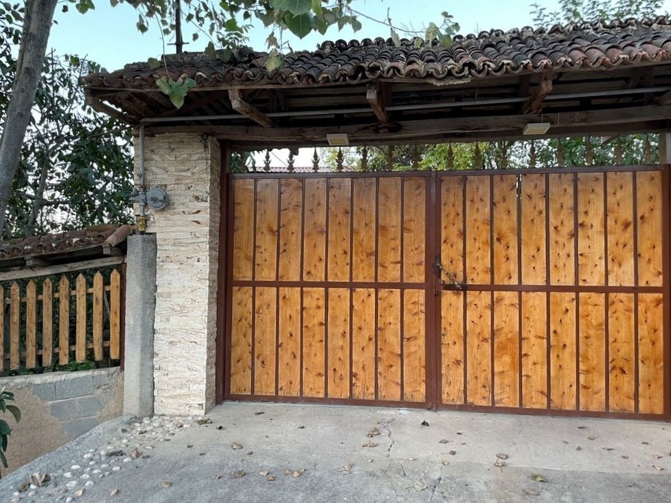 درب ورودی اقامتگاه درب ورودی اقامتگاه