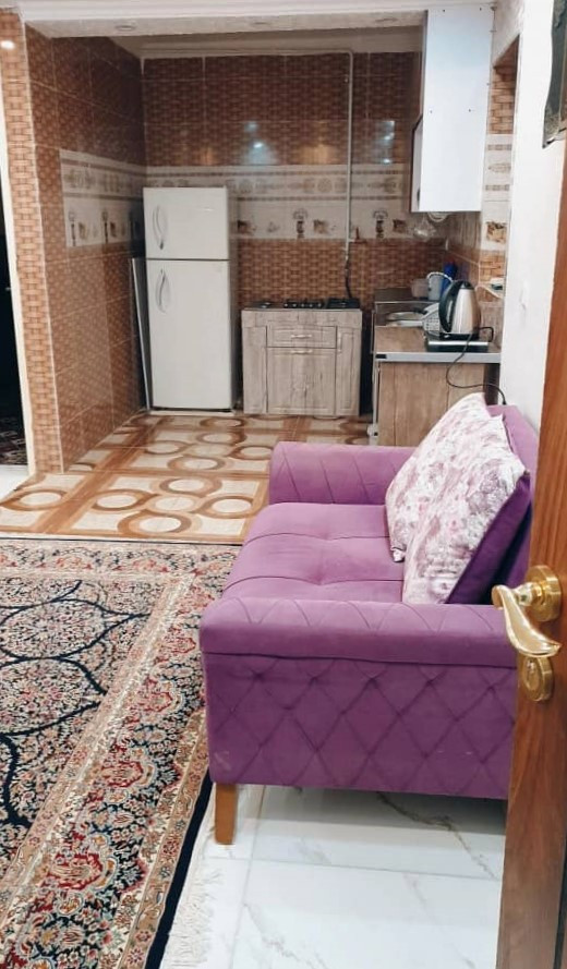 اتاق پذیرایی و آشپزخانه