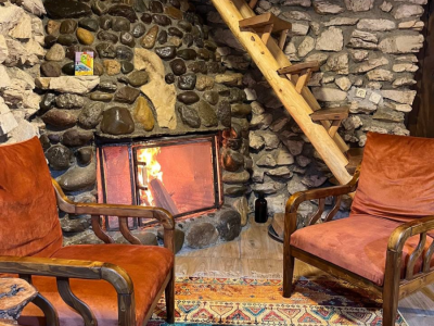 کلبه سنگی و جنگلی حلما