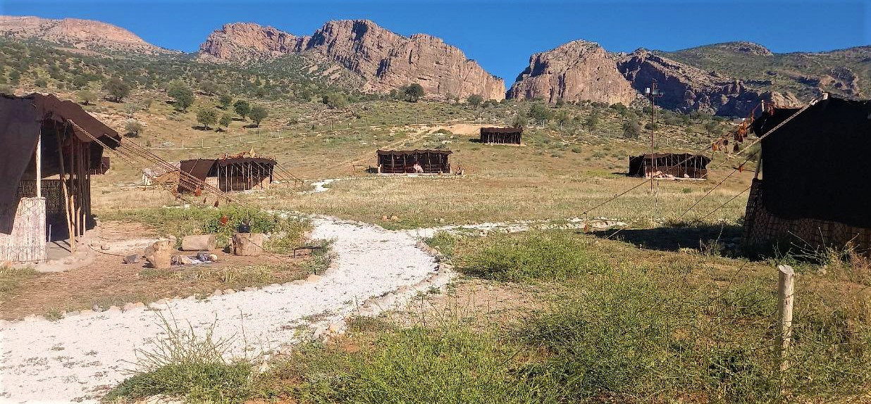 نمای سیاه‌چادرها