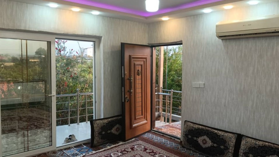 اتاق پذیرایی طبقه اول