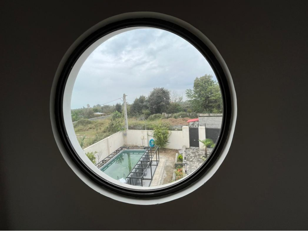 چشم انداز پنجره طبقه اول