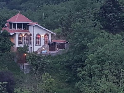 ویلای جنگلی، دارای جکوزی روباز