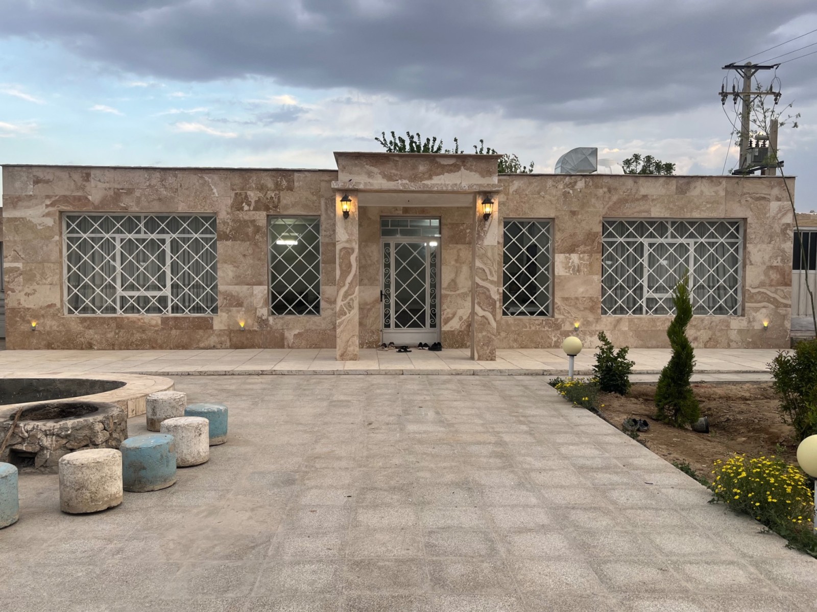 حیاط