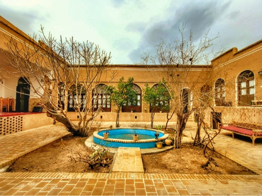 نمای بیرونی ساختمان