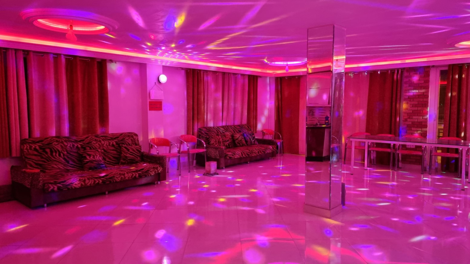اتاق پذیرایی
