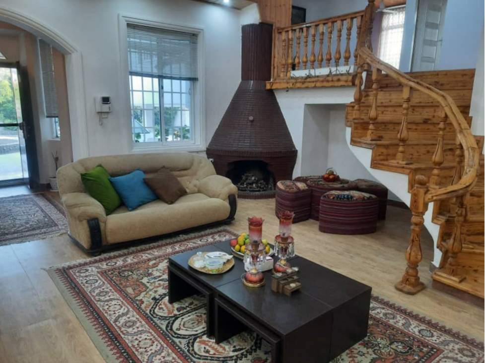 اتاق پذیرایی طبقه همکف