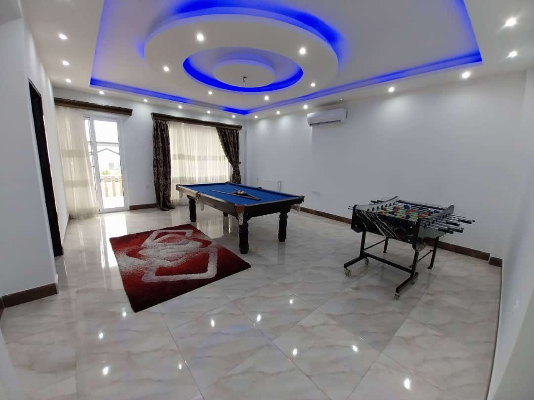 میز بیلیارد و فوتبال دستی