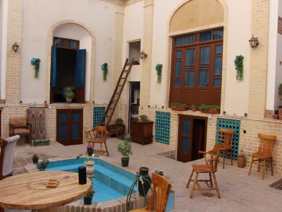 عمارت سنتی گلابگیر "اتاق ارسی"