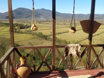 ویلای تک خواب با بافت سنتی و تراس بزرگ