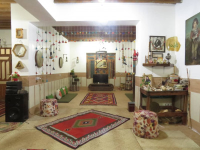 اقامتگاه سه خواب با حیاط بزرگ