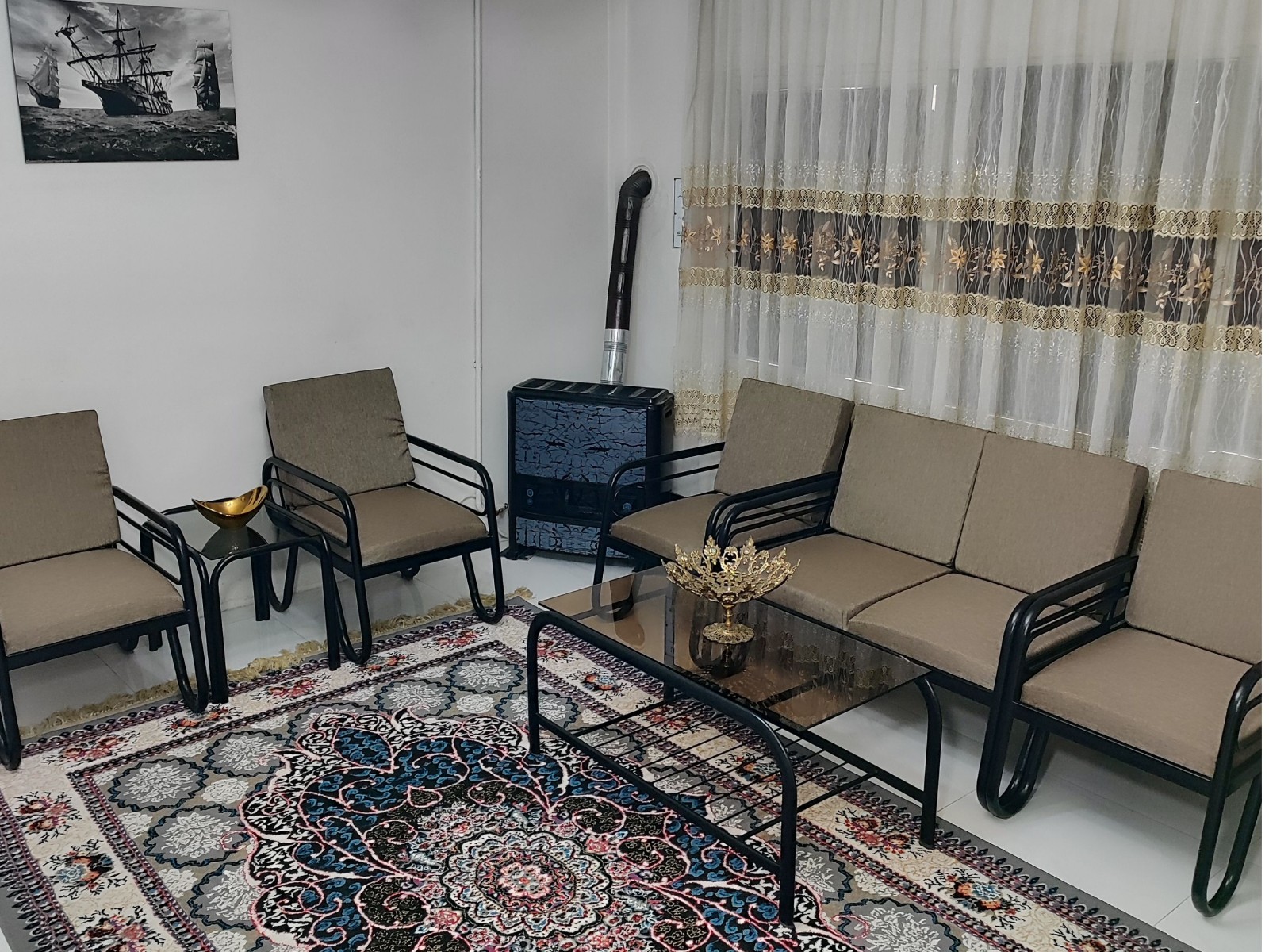 پذیرایی و بخاری