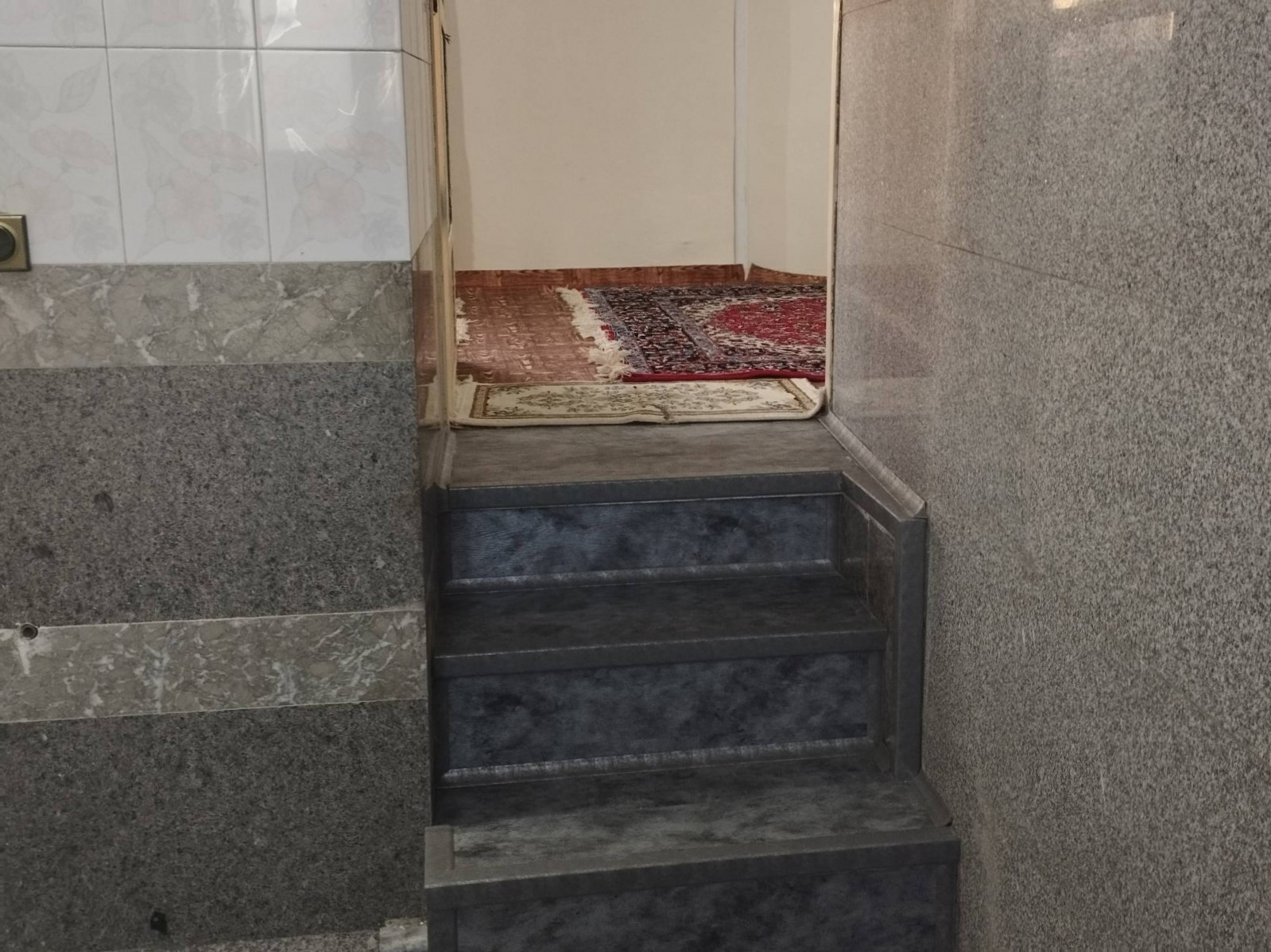 ورودی اتاق پذیرایی
