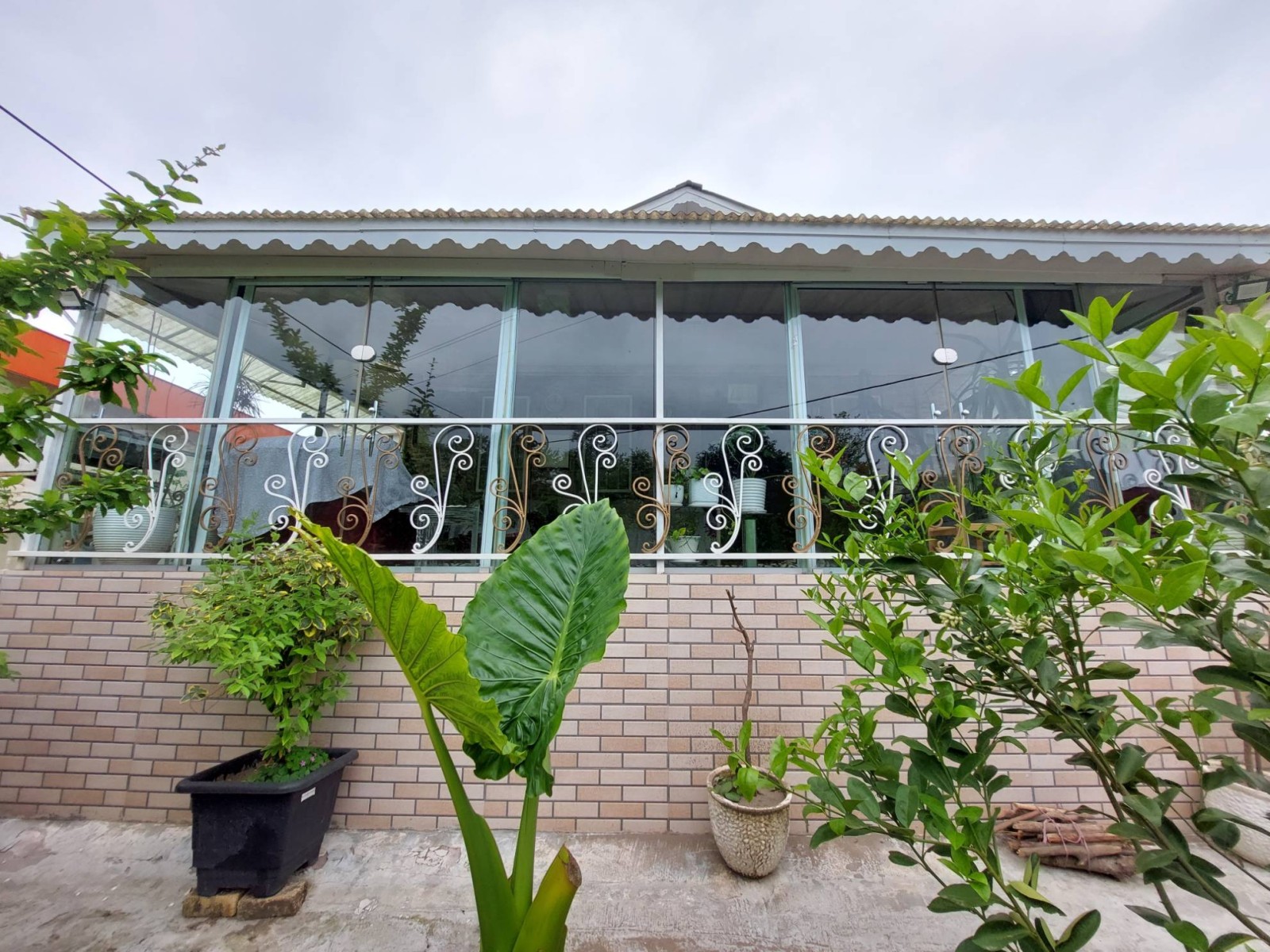 نمای تراس شیشه ای