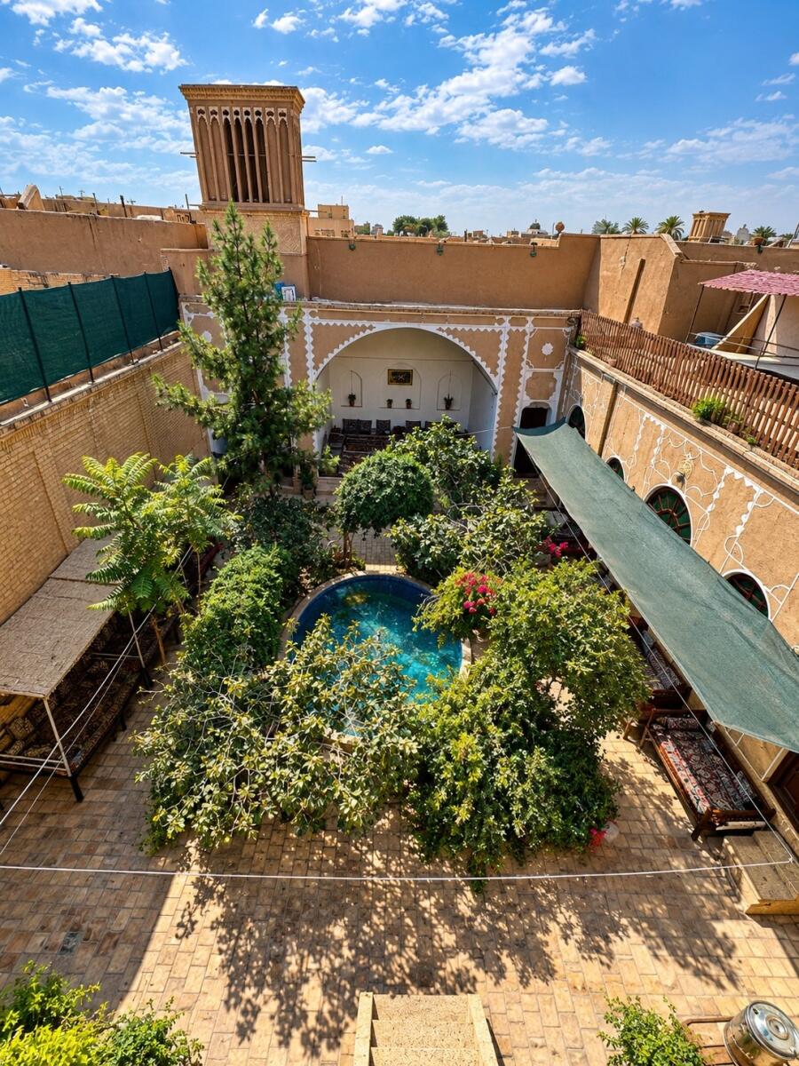 حیاط