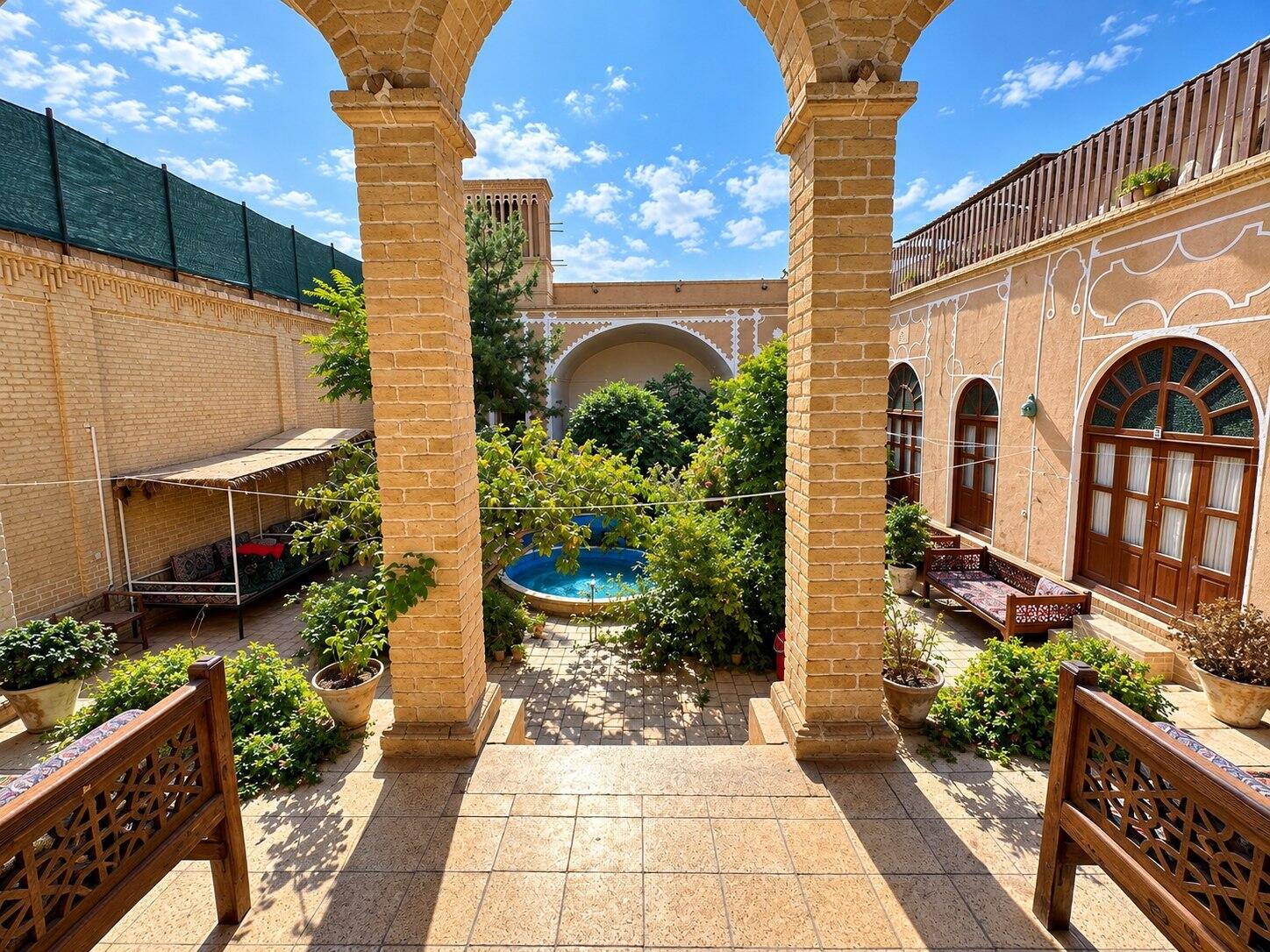 حیاط