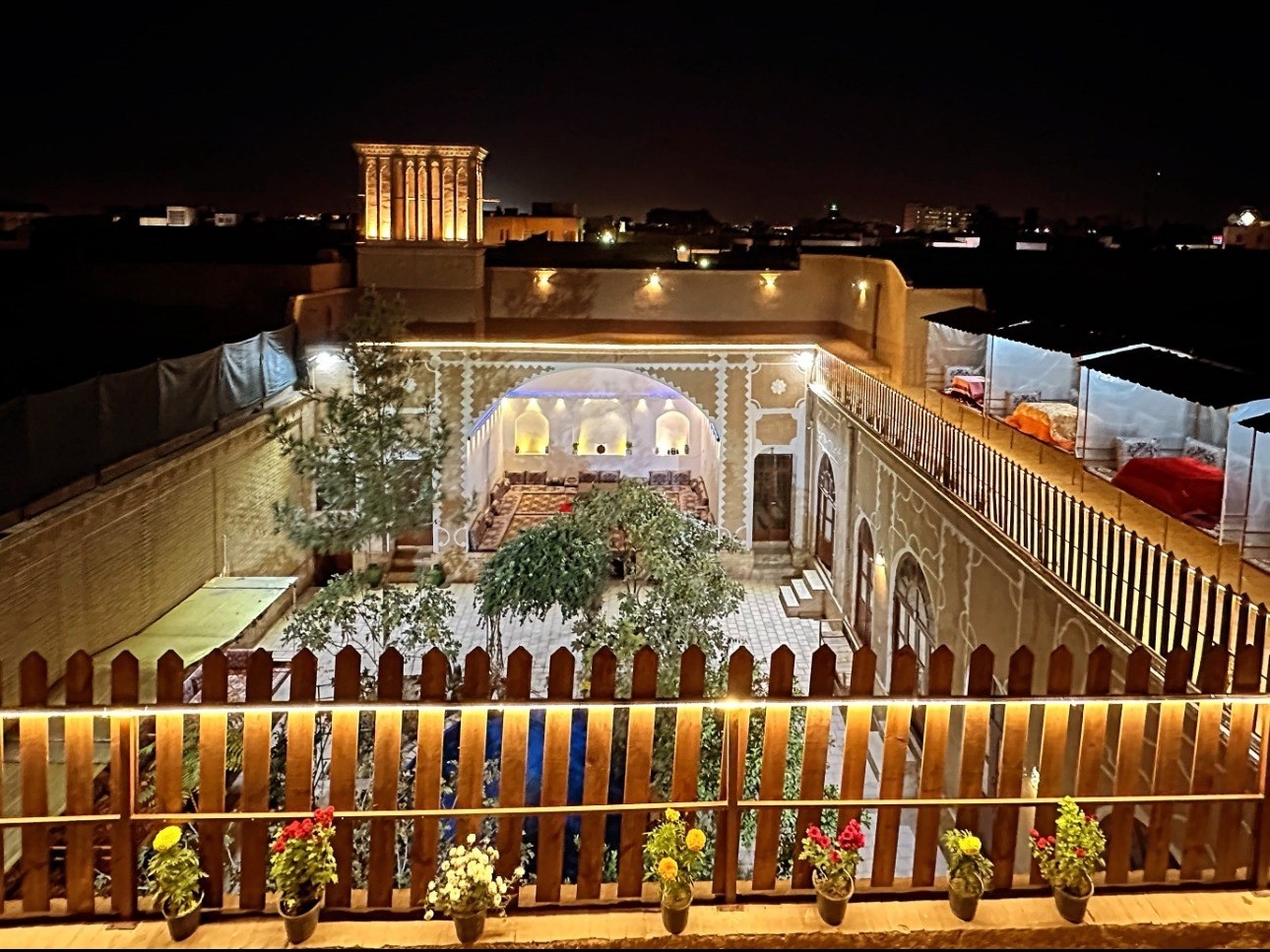 نمای کلی ساختمان