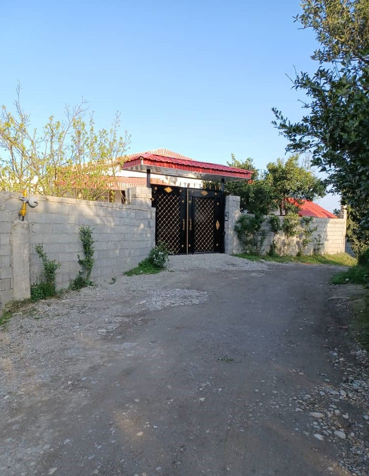 درب ورودی اقامتگاه