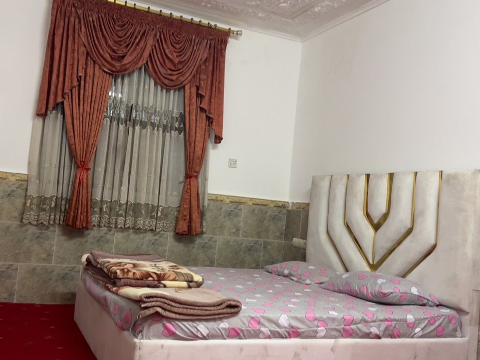 اتاق شماره یک  شامل تخت 2 نفره