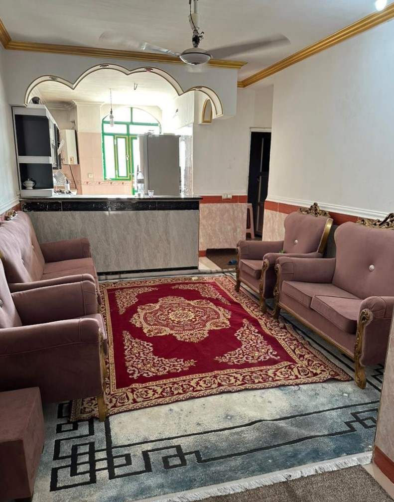 اتاق پذیرایی و آشپزخانه