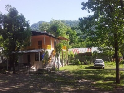واحد چوبی نقلی تک خواب جنگلی در روستای خروم
