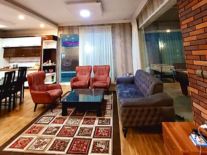 نمای قسمتی از سالن و نشیمن