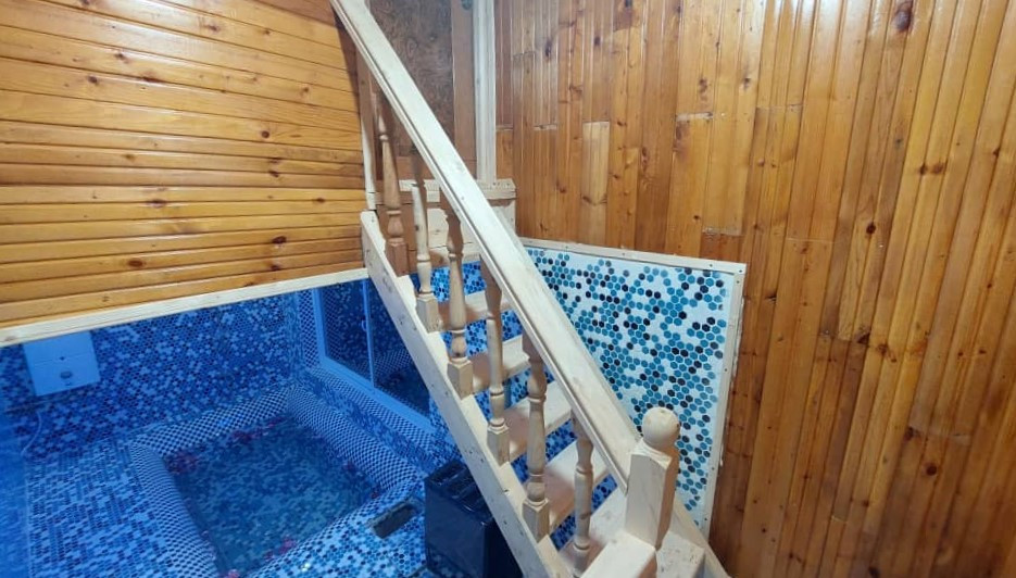 جکوزی طبقه همکف