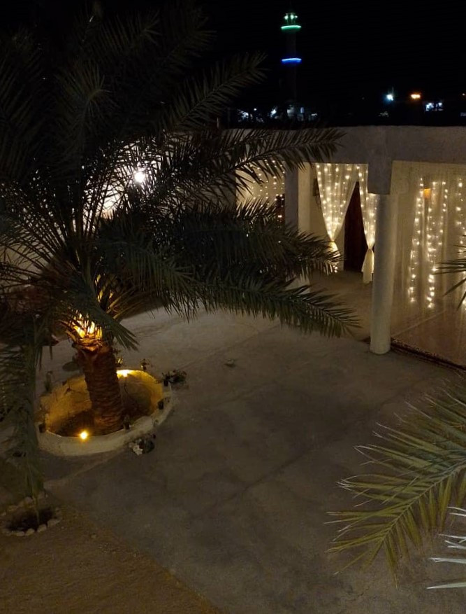 حیاط مجموعه