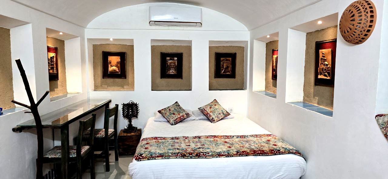 اتاق گل و دل-بوتیک هتل  سنتی توریستی 600ساله گیوا یزدGiva Boutique Hotel
