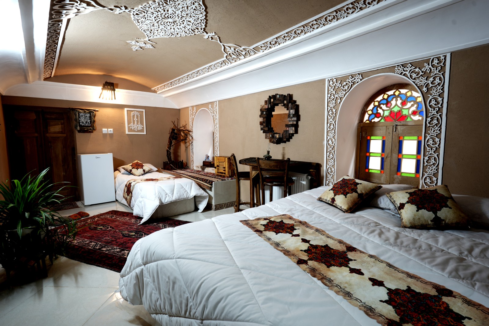 اتاق هنر-بوتیک هتل سنتی توریستی 600ساله گیوا یزدGiva Boutique Hotel اتاق هنر-بوتیک هتل سنتی توریستی 600ساله گیوا یزدGiva Boutique Hotel