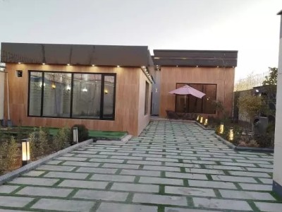 ویلای شیک و مدرن با استخر آبگرم داخل بنا