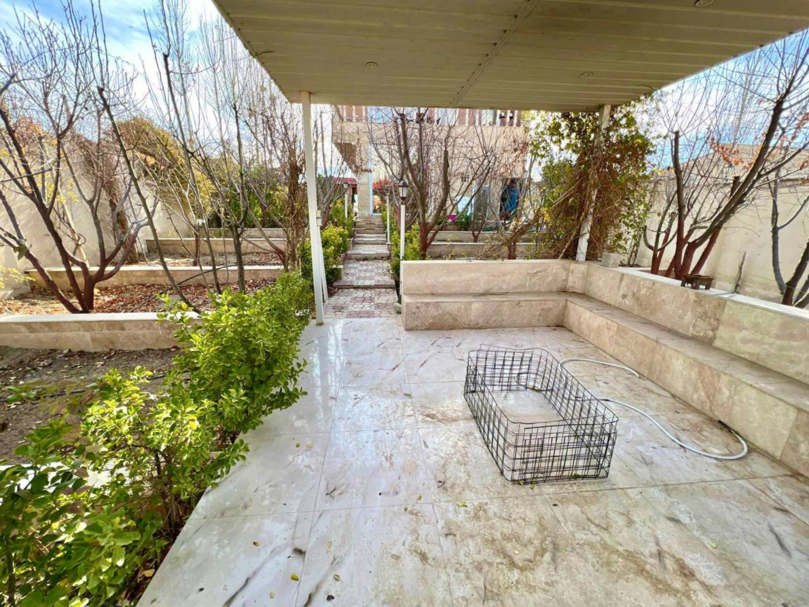 نمای بیرونی ساختمان