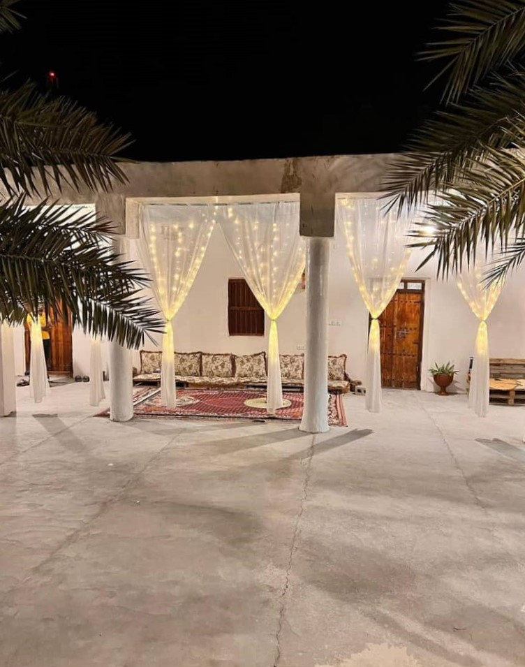 حیاط مجموعه