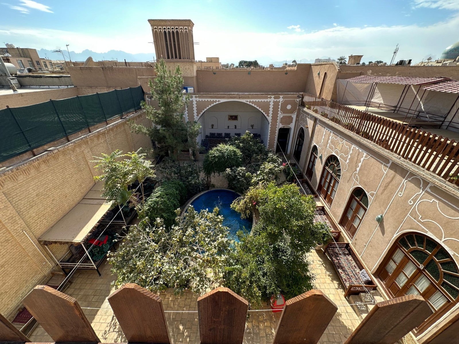 حیاط