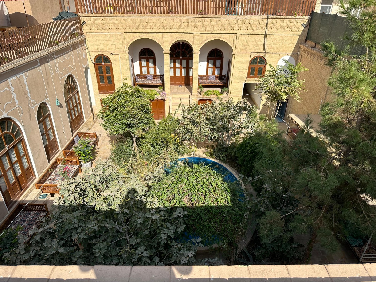 حیاط