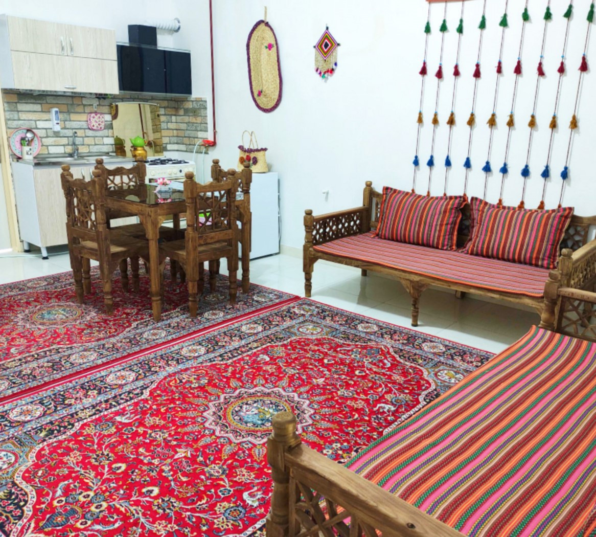 اتاق پذیرایی و آشپزخانه