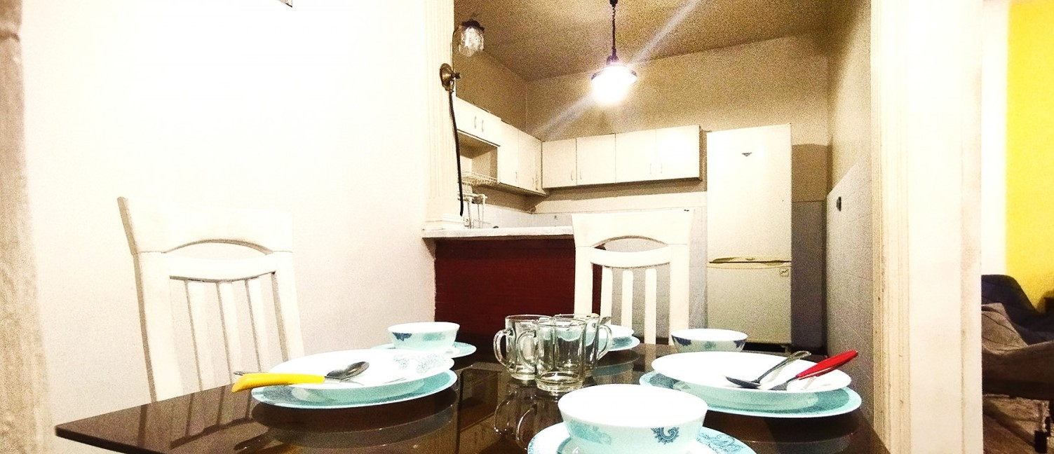 میز ناهارخوری و آشپزخانه