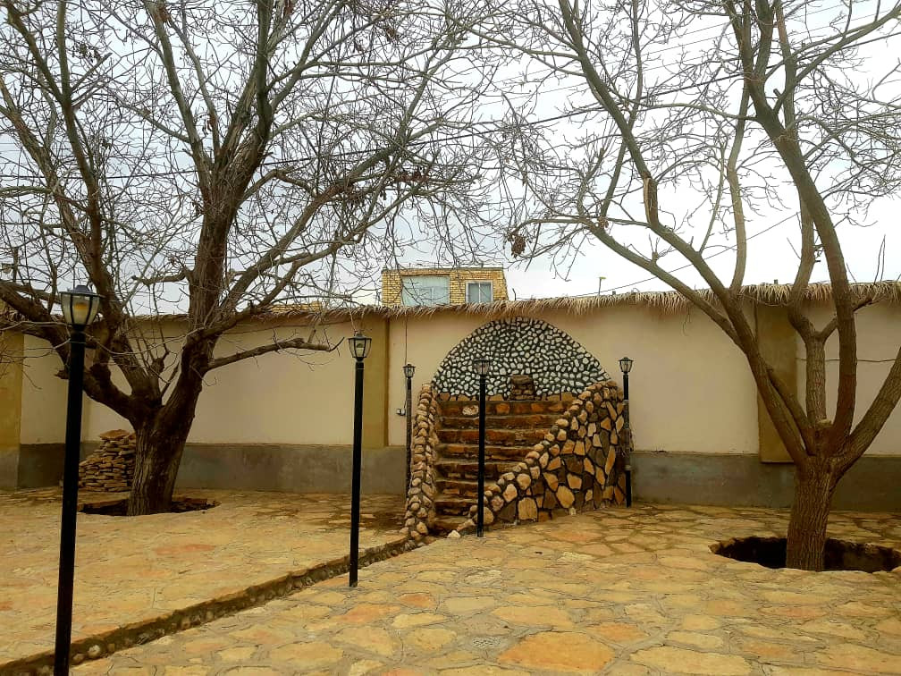 حیاط