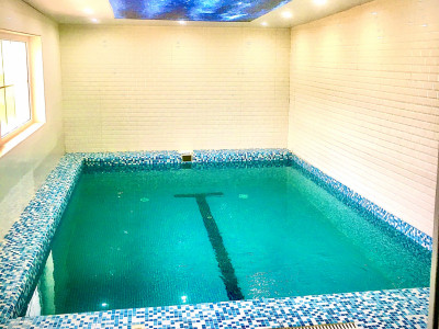 ویلای دو خوابه با استخر سرپوشیده و جکوزی