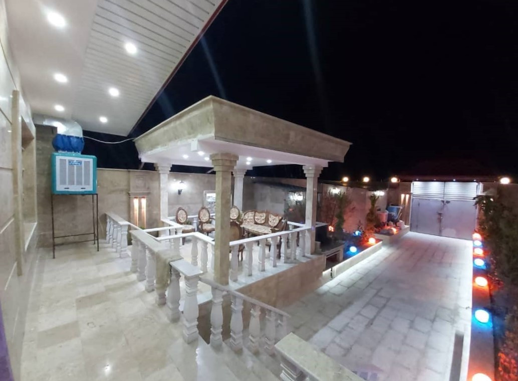 حیاط و آلاچیق