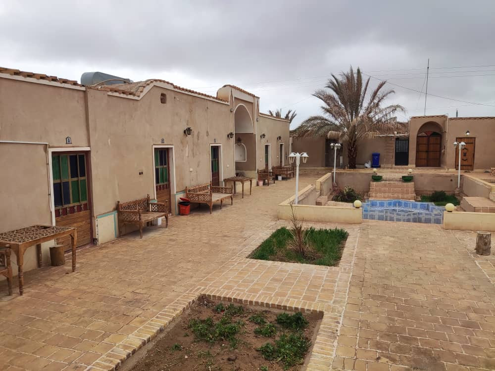 حیاط