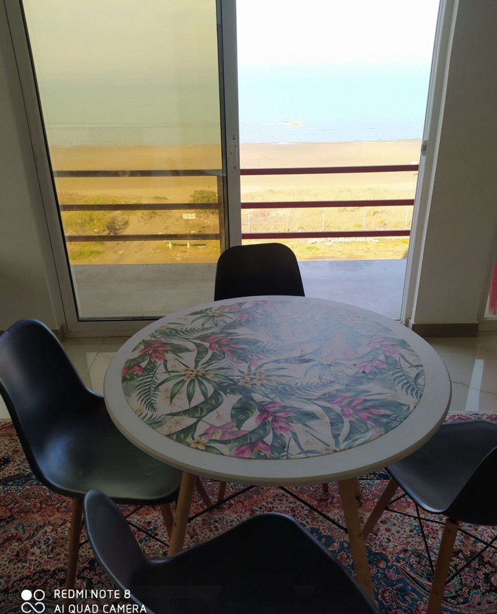 میز غذاخوری