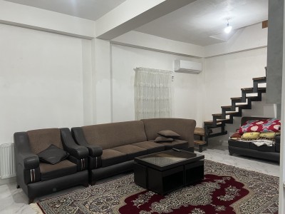 ویلای نوساز، دارای بافت کوه پایه‌ای