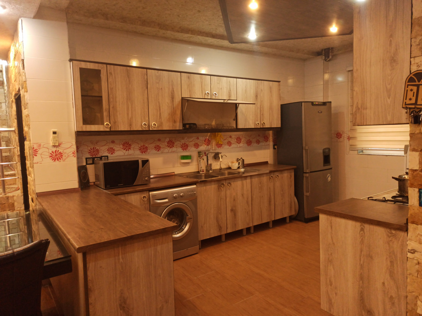 آشپزخانه طبقه همکف